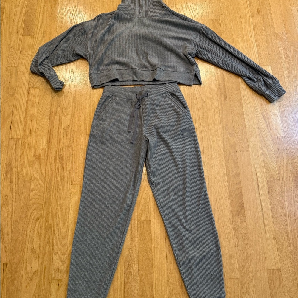 ALO Gray Ribbed Muse Set Women's Lounge Set Size Medium Never Worn